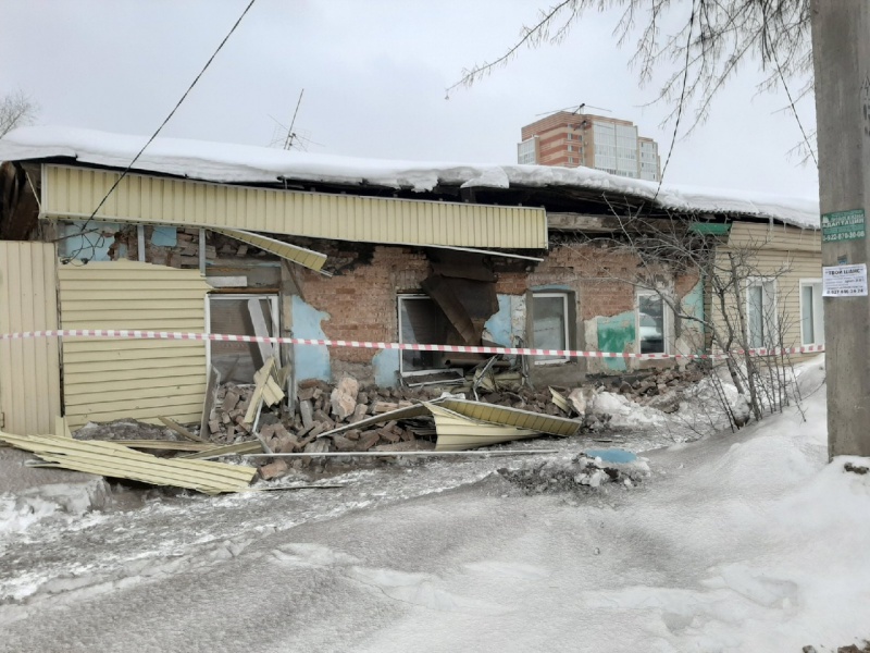 В Оренбурге произошло обрушение стены в частном жилом доме